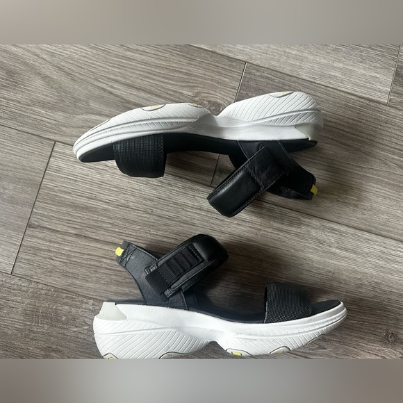 Sorel Women's Explorer Blitz Stride Sandals - Picture 2 of 11